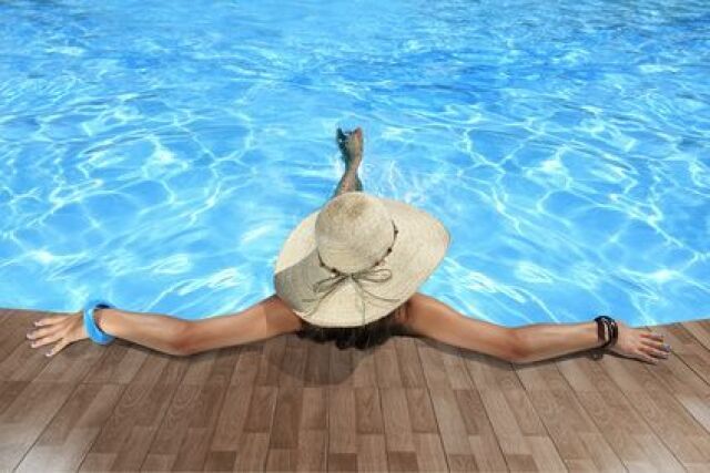 Canicule : 5 mesures pour préserver votre eau de piscine - Aquamagie :  Piscines, Spas et Saunas